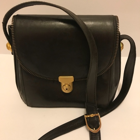 Handbags - Vintage all leather espresso brown bag